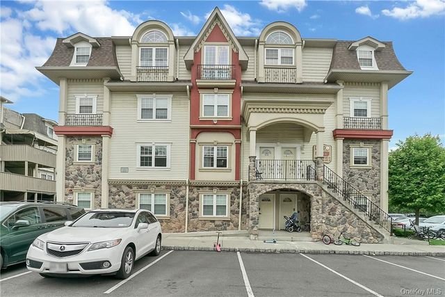 8 Elm Street 112, Spring Valley, NY 10977