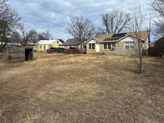 1809 9th Street, Brownwood, TX 76801