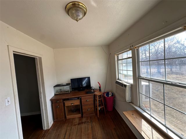 1809 9th Street, Brownwood, TX 76801