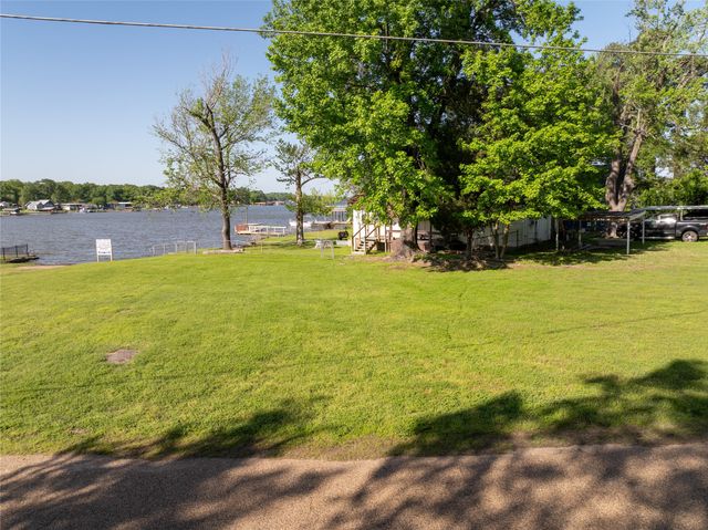 103 Dolly Drive, Mabank, TX 75156