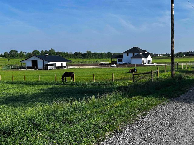 9680 N 220 E Road, Roanoke, IN 46783