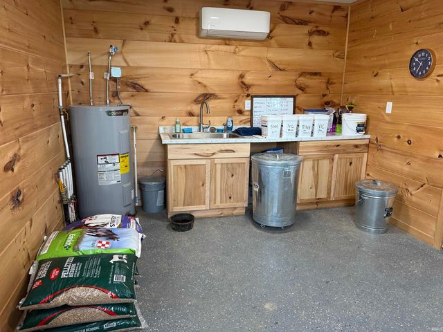 9680 N 220 E Road, Roanoke, IN 46783