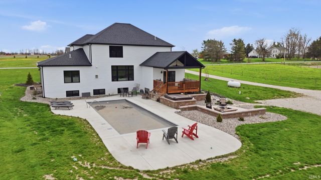 9680 N 220 E Road, Roanoke, IN 46783