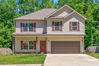 395 Barry Dr, Clarksville, TN 37040