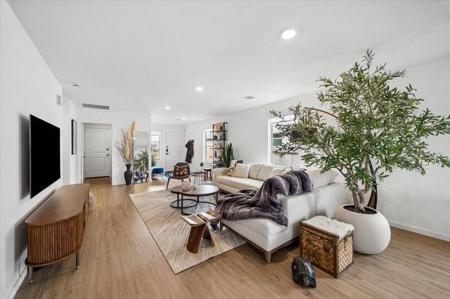 716 Autumn Cherry Trail, Magnolia, TX 77354