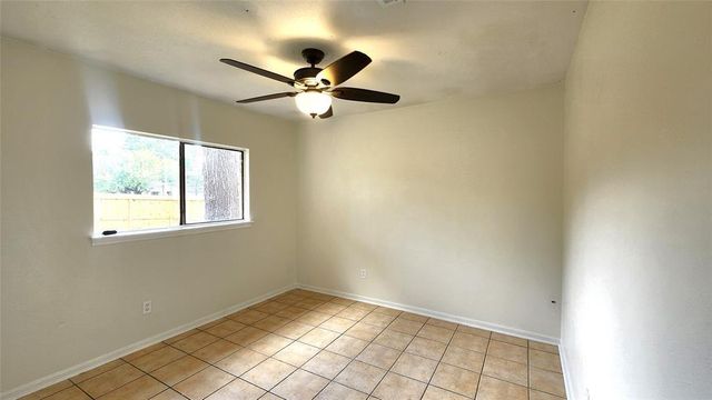 2702 Foliage Green Drive, Kingwood, TX 77339