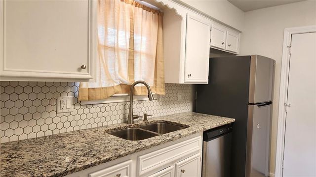 2702 Foliage Green Drive, Kingwood, TX 77339