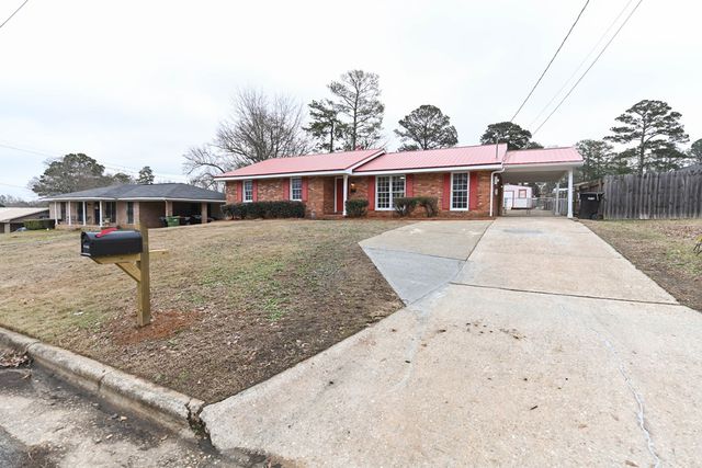 718 Wedron Drive, Columbus, GA 31907
