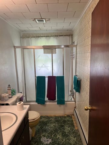 99 First Street, Rutland City, VT 05701