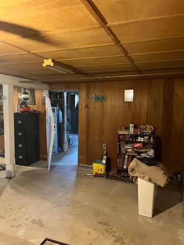 99 First Street, Rutland City, VT 05701