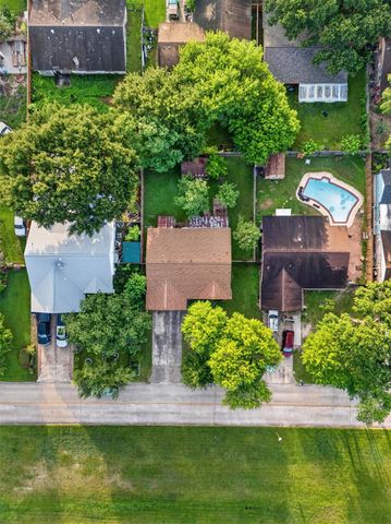 13310 T C Jester Boulevard, Houston, TX 77038