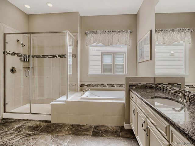 8450 S Biloxi Ct, Aurora, CO 80016
