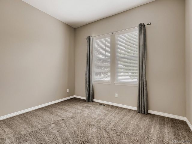 8450 S Biloxi Ct, Aurora, CO 80016