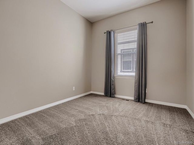 8450 S Biloxi Ct, Aurora, CO 80016