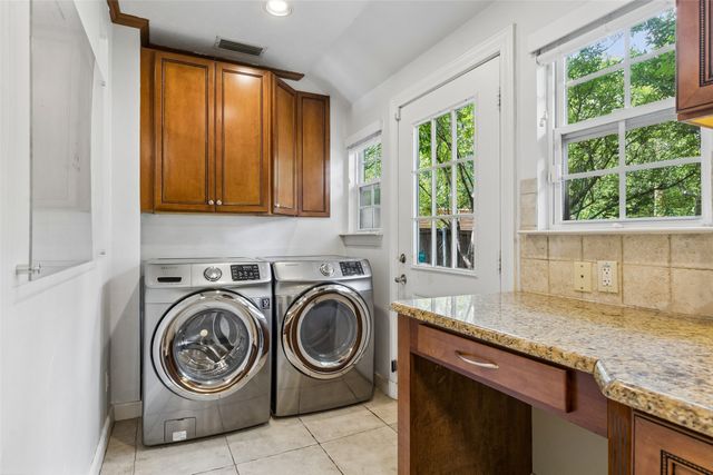 5426 Stoneleigh Avenue, Dallas, TX 75235