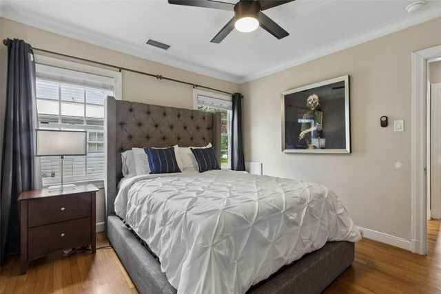 5426 Stoneleigh Avenue, Dallas, TX 75235