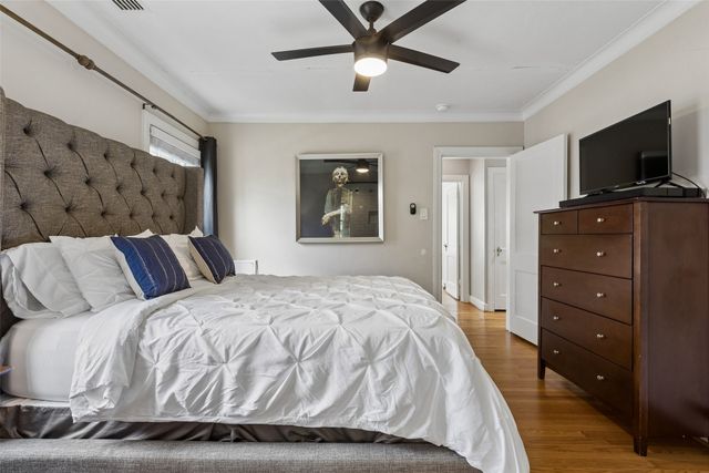5426 Stoneleigh Avenue, Dallas, TX 75235
