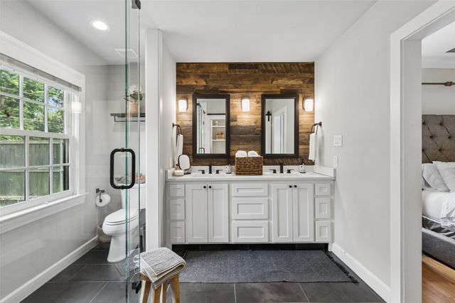 5426 Stoneleigh Avenue, Dallas, TX 75235