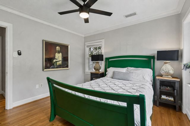 5426 Stoneleigh Avenue, Dallas, TX 75235