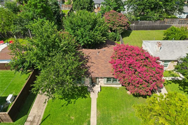 5426 Stoneleigh Avenue, Dallas, TX 75235