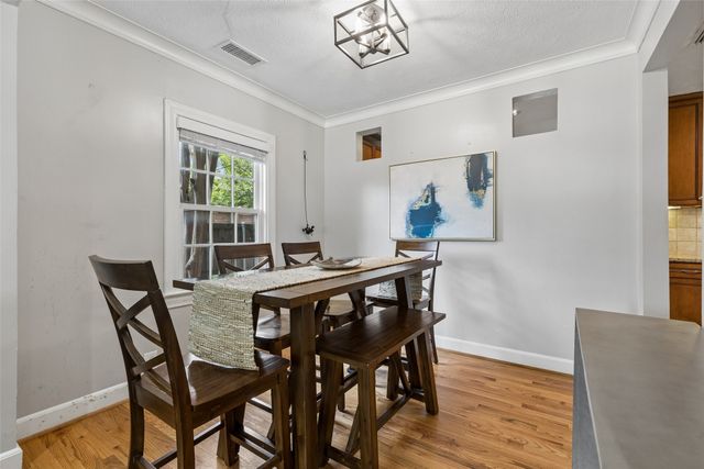 5426 Stoneleigh Avenue, Dallas, TX 75235