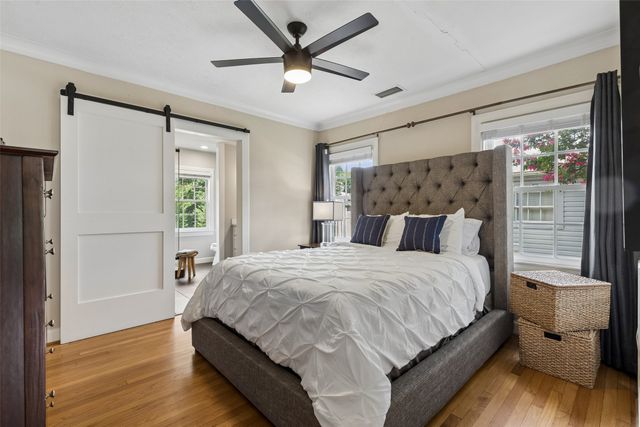 5426 Stoneleigh Avenue, Dallas, TX 75235
