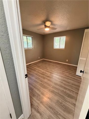 3521 N College Street, Kansas City, MO 64117