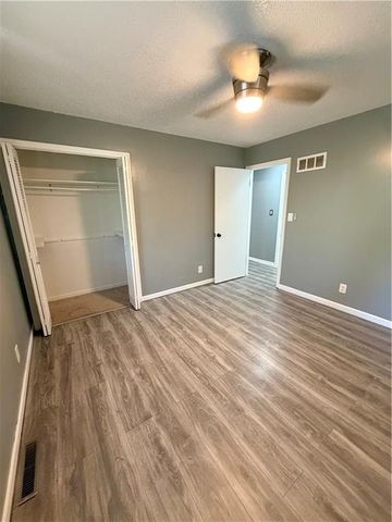 3521 N College Street, Kansas City, MO 64117