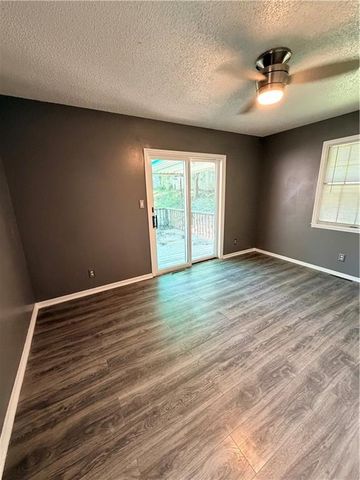 3521 N College Street, Kansas City, MO 64117