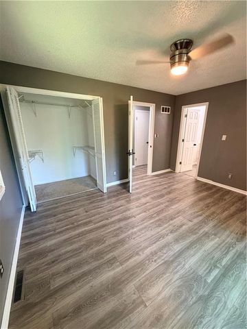 3521 N College Street, Kansas City, MO 64117