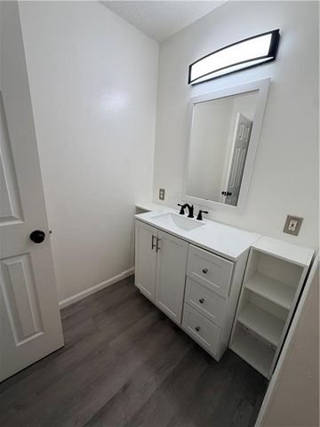 3521 N College Street, Kansas City, MO 64117