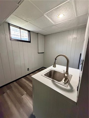 3521 N College Street, Kansas City, MO 64117