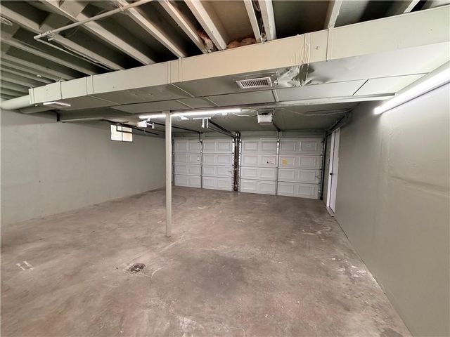 3521 N College Street, Kansas City, MO 64117
