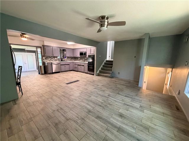 3521 N College Street, Kansas City, MO 64117