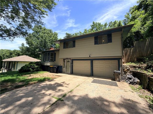 3521 N College Street, Kansas City, MO 64117