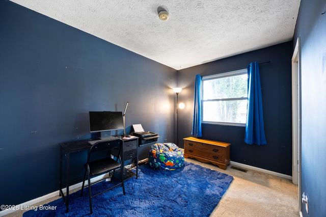 6705 William Clark Dr, Louisville, KY 40228