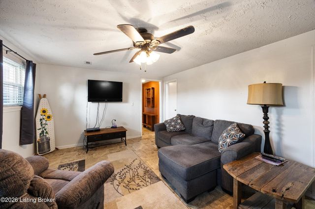 6705 William Clark Dr, Louisville, KY 40228