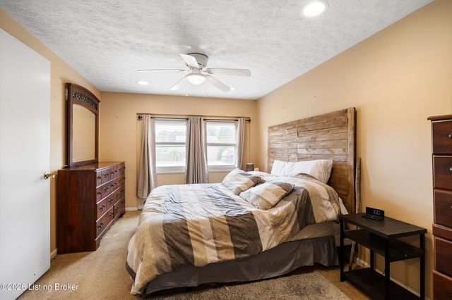 6705 William Clark Dr, Louisville, KY 40228