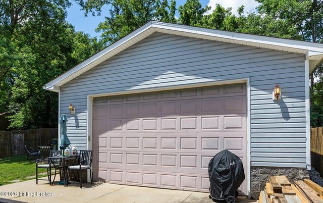 6705 William Clark Dr, Louisville, KY 40228