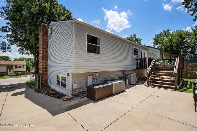 6705 William Clark Dr, Louisville, KY 40228