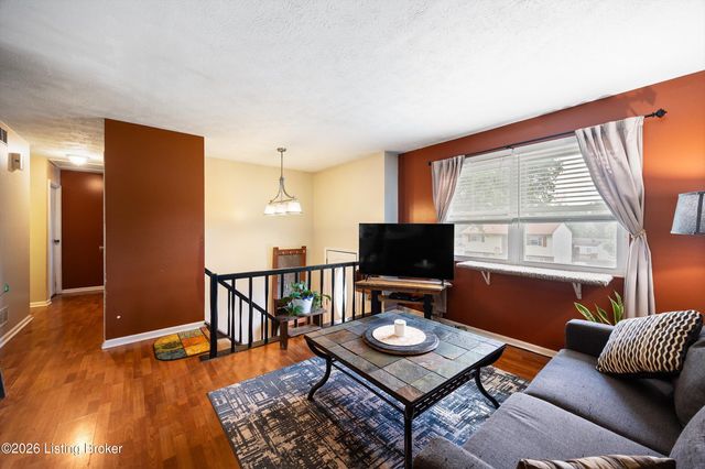 6705 William Clark Dr, Louisville, KY 40228