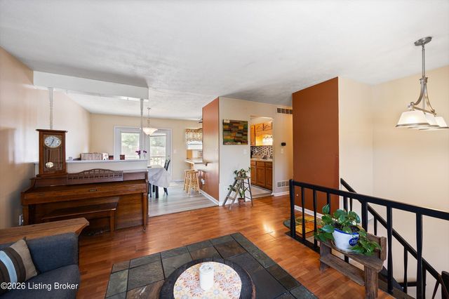 6705 William Clark Dr, Louisville, KY 40228