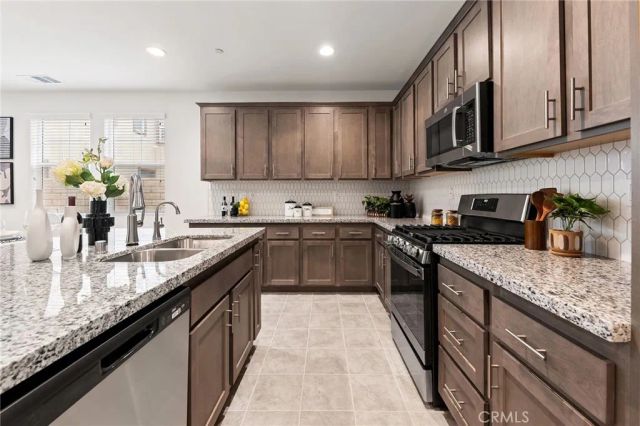 2972 E Calgary, Ontario, CA 91761