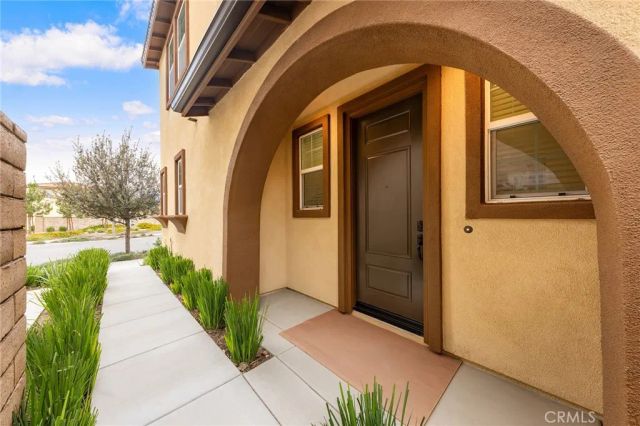 2972 E Calgary, Ontario, CA 91761