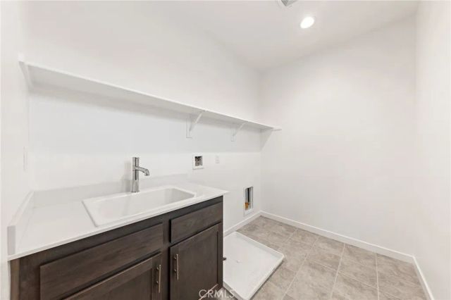 2972 E Calgary, Ontario, CA 91761