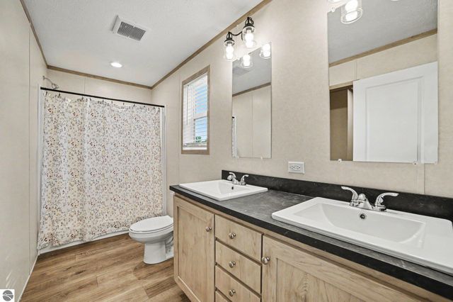 4390 W Seaman Road, Alma, MI 48801