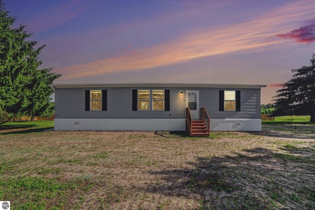 4390 W Seaman Road, Alma, MI 48801