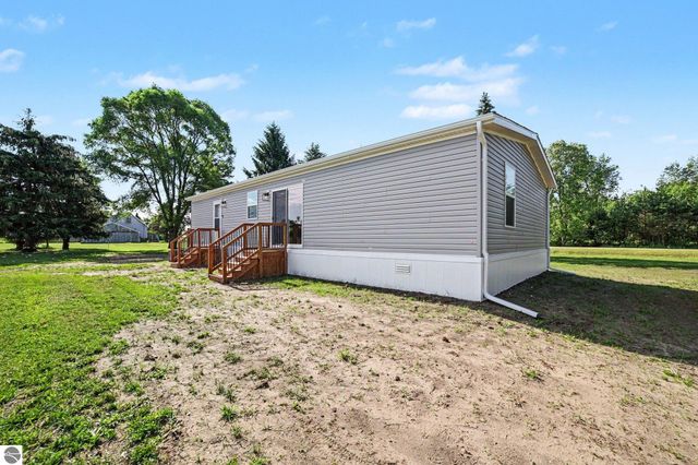 4390 W Seaman Road, Alma, MI 48801
