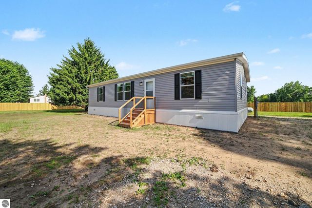 4390 W Seaman Road, Alma, MI 48801