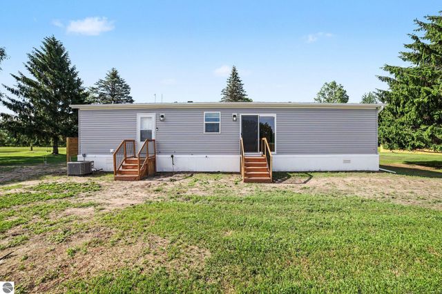 4390 W Seaman Road, Alma, MI 48801
